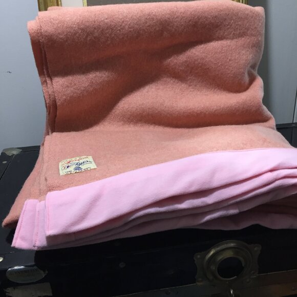 VINTAGE AYERSPUN by AYERS WOOL DOUBLE SIZE BLANKETS - Picture 4 of 7